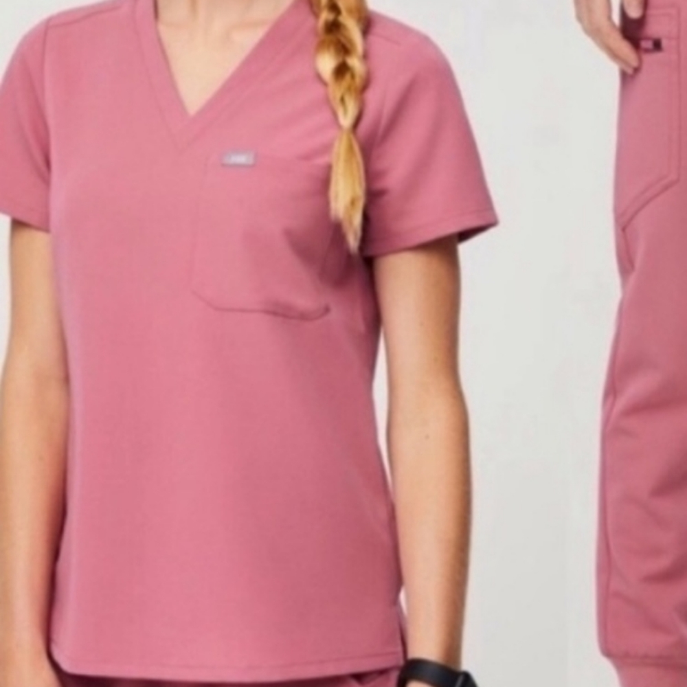 FIGS limited edition Catarina top XS